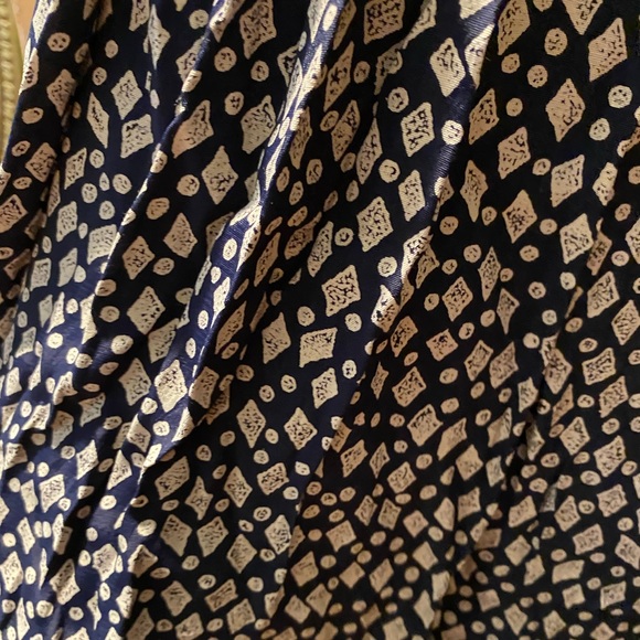 Pleated midi skirt - Picture 2 of 2